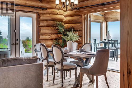 3741 Lakeshore Road E, Clarington, ON - Indoor Photo Showing Dining Room