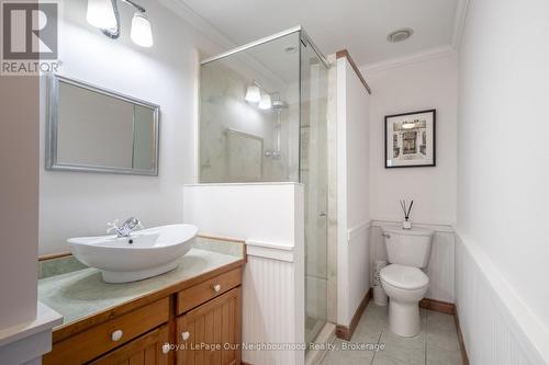 3741 Lakeshore Road E, Clarington, ON - Indoor Photo Showing Bathroom