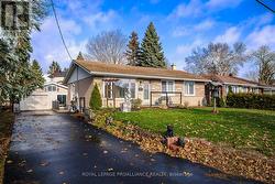 10 DEVERE GARDENS  Quinte West (Trenton Ward), ON K8V 3M3