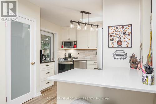 10 Devere Gardens, Quinte West (Trenton Ward), ON - Indoor Photo Showing Kitchen