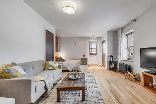 Salon - 12-370 Ch. Ste-Foy, Québec (La Cité-Limoilou), QC - Indoor Photo Showing Living Room