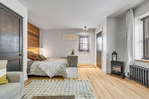 Chambre à coucher - 12-370 Ch. Ste-Foy, Québec (La Cité-Limoilou), QC - Indoor Photo Showing Bedroom