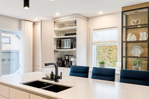 Kitchen - 682 Rue De La Promenade, Upton, QC - Indoor Photo Showing Kitchen With Double Sink