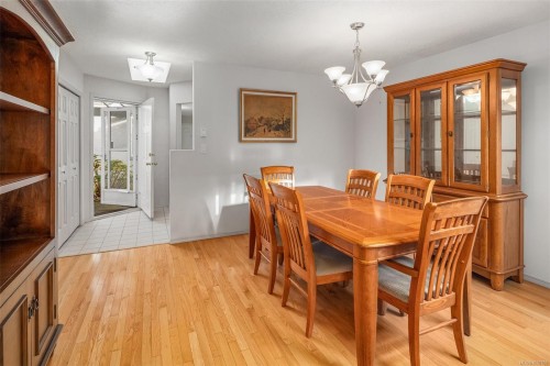 6-10084 Third St, Sidney, BC 