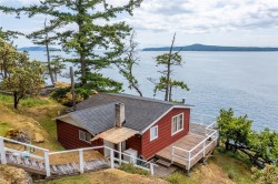 37177 Schooner Way  Pender Island, BC V0N 2M2