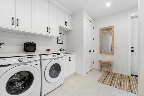 682 Briarwood Dr, Parksville, BC 