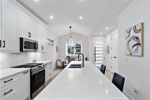 682 Briarwood Dr, Parksville, BC 