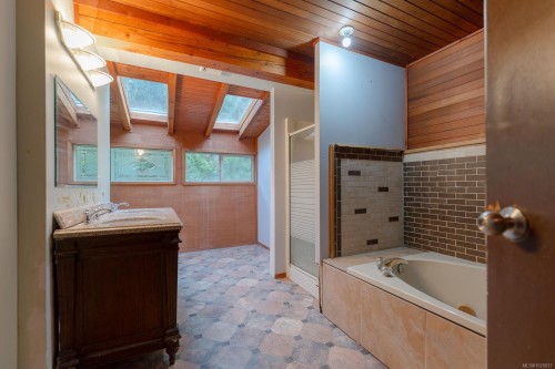 2477 Enefer Rd, Nanaimo, BC 