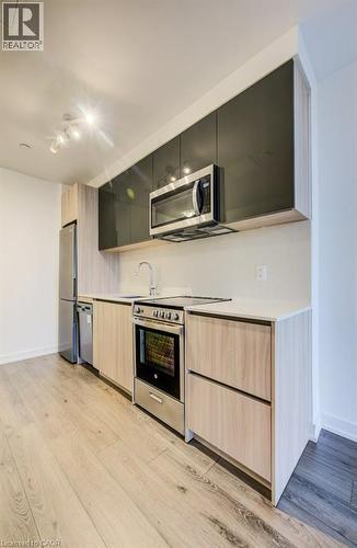 3100 Keele Street Unit# 612, Toronto, ON - Indoor Photo Showing Kitchen With Stainless Steel Kitchen