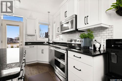 5061 Snowbirds Crescent, Regina, SK - Indoor Photo Showing Kitchen With Upgraded Kitchen