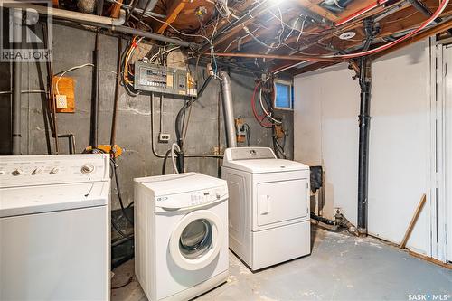 3205 Grant Road, Regina, SK - Indoor Photo Showing Laundry Room
