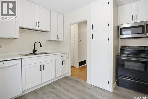 2126 William Avenue, Saskatoon, SK - Indoor Photo Showing Kitchen With Double Sink