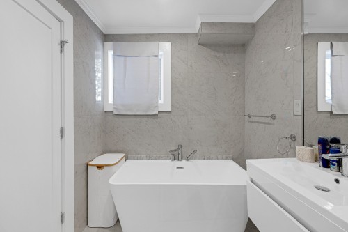 Salle de bains attenante à la CCP - 13285 Rue Desjardins, Montréal (Pierrefonds-Roxboro), QC - Indoor Photo Showing Bathroom