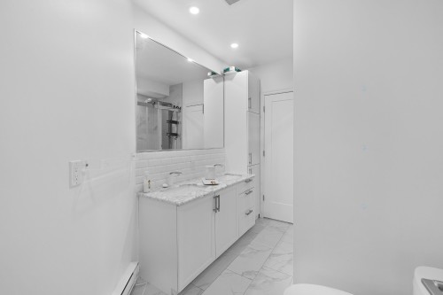 Salle de bains - 13285 Rue Desjardins, Montréal (Pierrefonds-Roxboro), QC - Indoor Photo Showing Bathroom