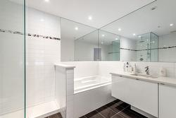 Ensuite bathroom - 