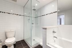 Salle de bains attenante à la CCP - 