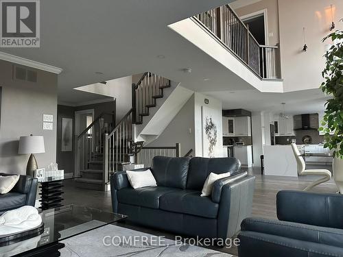 70 Wilderness Way, Ottawa, ON - Indoor Photo Showing Living Room