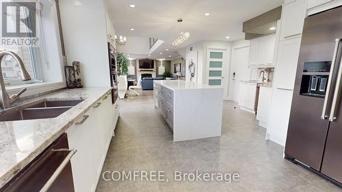70 Wilderness Way, Ottawa, ON - Indoor Photo Showing Kitchen With Double Sink With Upgraded Kitchen