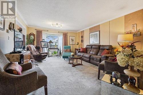 13 Pressed Brick Drive, Brampton (Brampton North), ON - Indoor Photo Showing Living Room