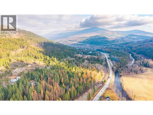 8667 Yahk Settlement Road, Yahk, BC 