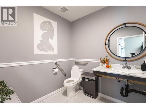 6653 Main Street, Vancouver, BC - Indoor Photo Showing Bathroom