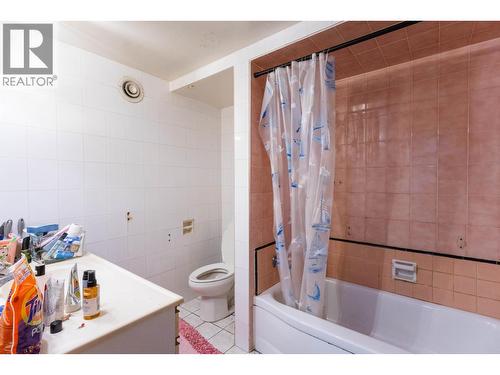 6653 Main Street, Vancouver, BC - Indoor Photo Showing Bathroom