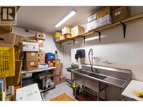 6653 Main Street, Vancouver, BC - Indoor Photo Showing Garage