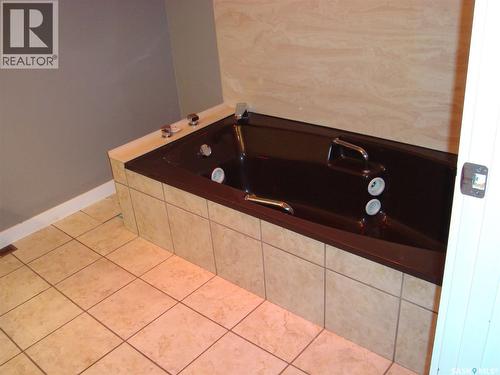 105 4Th Avenue W, Kyle, SK - Indoor