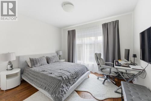 93 Cumberland Drive, Mississauga, ON - Indoor Photo Showing Bedroom