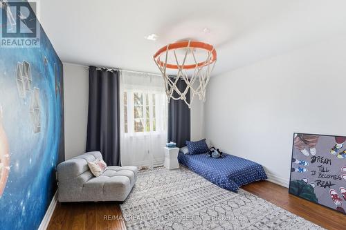 93 Cumberland Drive, Mississauga, ON - Indoor Photo Showing Bedroom