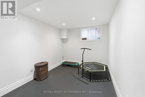 93 Cumberland Drive, Mississauga, ON - Indoor Photo Showing Other Room