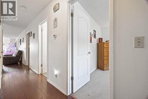 1074 Raymer Avenue, Kelowna, BC - Indoor Photo Showing Other Room