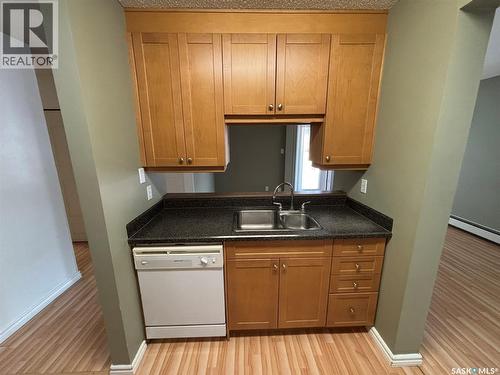 304 431 4Th Avenue N, Saskatoon, SK - Indoor Photo Showing Kitchen With Double Sink