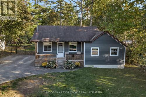 16 PARKHILL DRIVE  Kawartha Lakes (Fenelon Falls), ON K0M 1N0