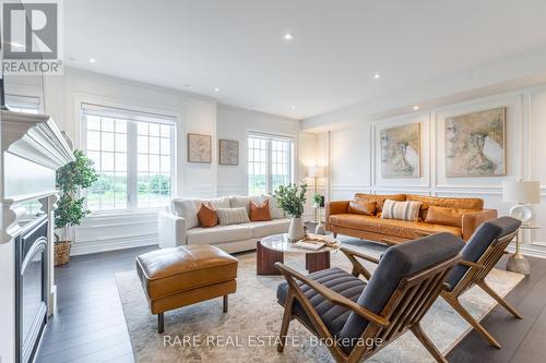 483 Terrace Way, Oakville, ON - Indoor Photo Showing Living Room