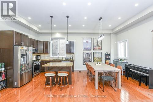 87 Park Street W, Mississauga, ON - Indoor Photo Showing Kitchen With Upgraded Kitchen