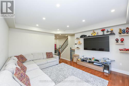 87 Park Street W, Mississauga, ON - Indoor Photo Showing Living Room