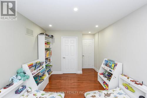 87 Park Street W, Mississauga, ON - Indoor Photo Showing Bedroom