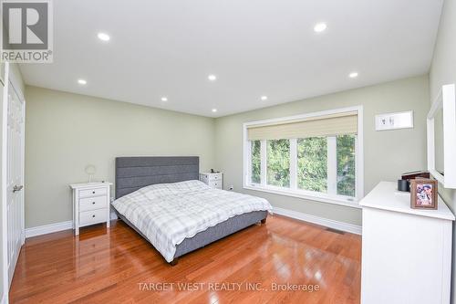 87 Park Street W, Mississauga, ON - Indoor Photo Showing Bedroom