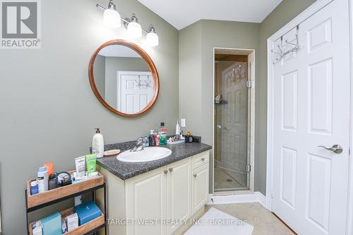 87 Park Street W, Mississauga, ON - Indoor Photo Showing Bathroom