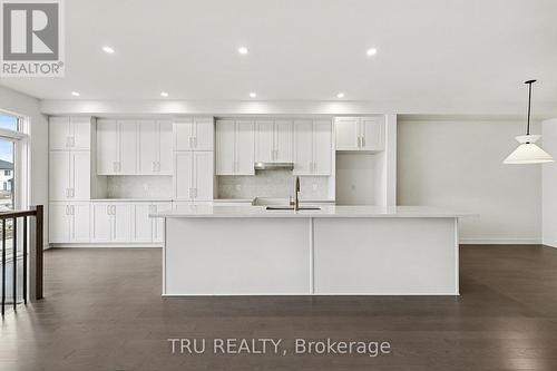 1144 Cope Drive, Ottawa, ON - Indoor Photo Showing Kitchen