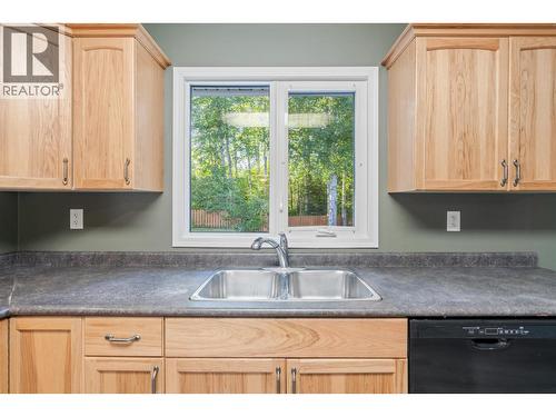 4121 Baker Road, Prince George, BC - Indoor Photo Showing Kitchen With Double Sink