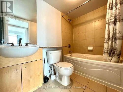 1103 - 381 Front Street W, Toronto, ON - Indoor Photo Showing Bathroom