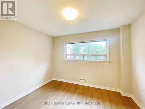 48 Lionel Heights Crescent, Toronto, ON - Indoor Photo Showing Other Room