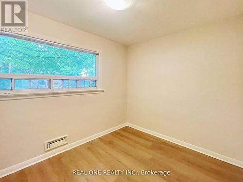 48 Lionel Heights Crescent, Toronto, ON - Indoor Photo Showing Other Room