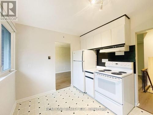 48 Lionel Heights Crescent, Toronto, ON - Indoor Photo Showing Kitchen