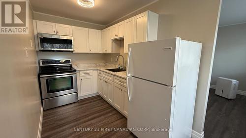 105 - 1170 Hamilton Road, London East (East O), ON - Indoor Photo Showing Kitchen