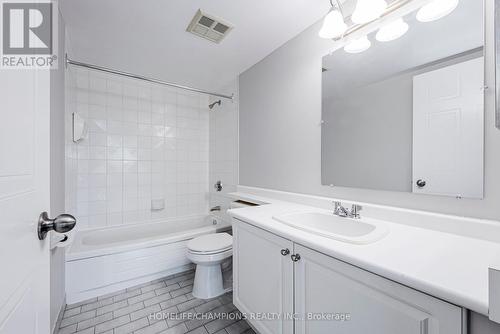 610 - 5 Greystone Walk Drive, Toronto, ON - Indoor Photo Showing Bathroom