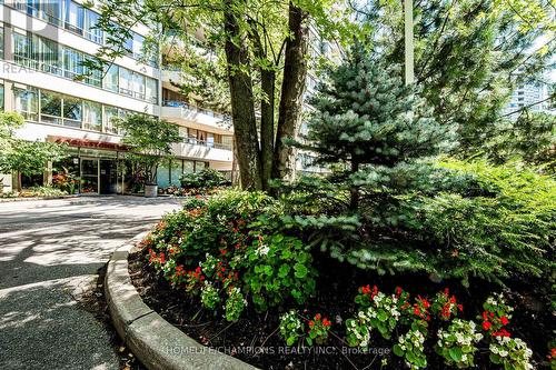 610 - 5 Greystone Walk Drive, Toronto, ON - Outdoor