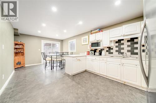 1614 Cadillac Street, Windsor, ON - Indoor Photo Showing Kitchen With Double Sink